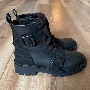 UGG Noe Ankle Boots